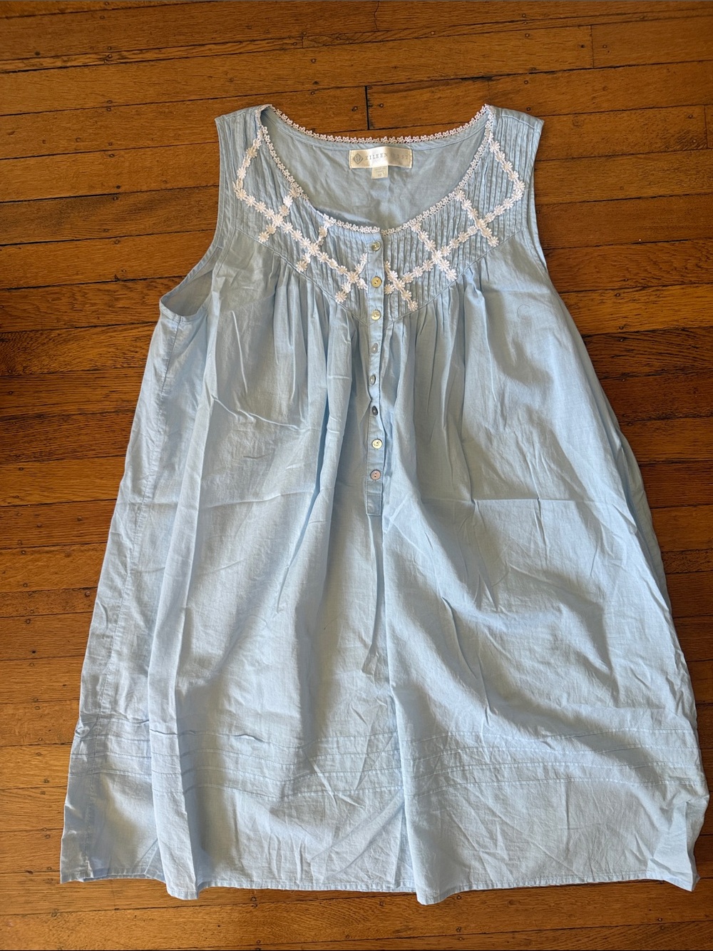 Vintage Eileen West Light Blue Embroidered Sleeveless Nightdress